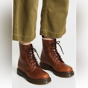 Dr. Marten 1460 Serena 8 eye boots faux fur lined new